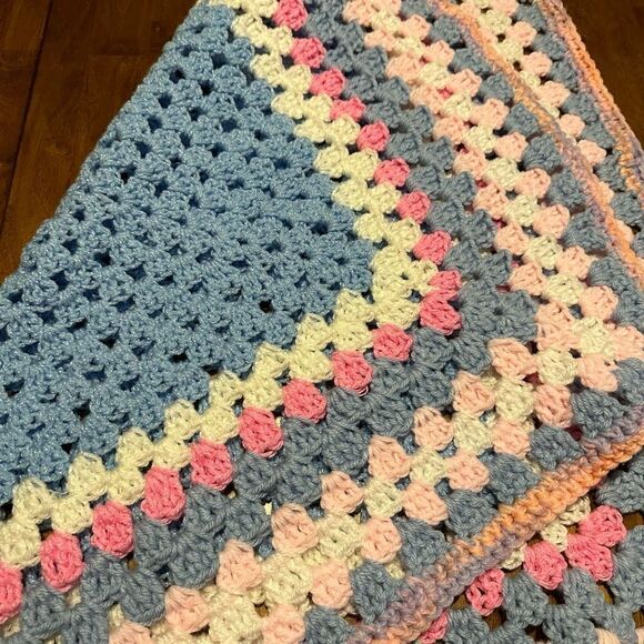 Vintage Handmade Baby Afghan Blanket Blue And Pink Square 30”x30” - Picture 5 of 7